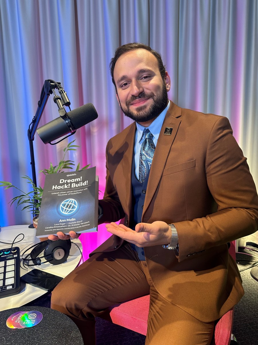 Dream! Hack! Build! book is now&nbsp;published!